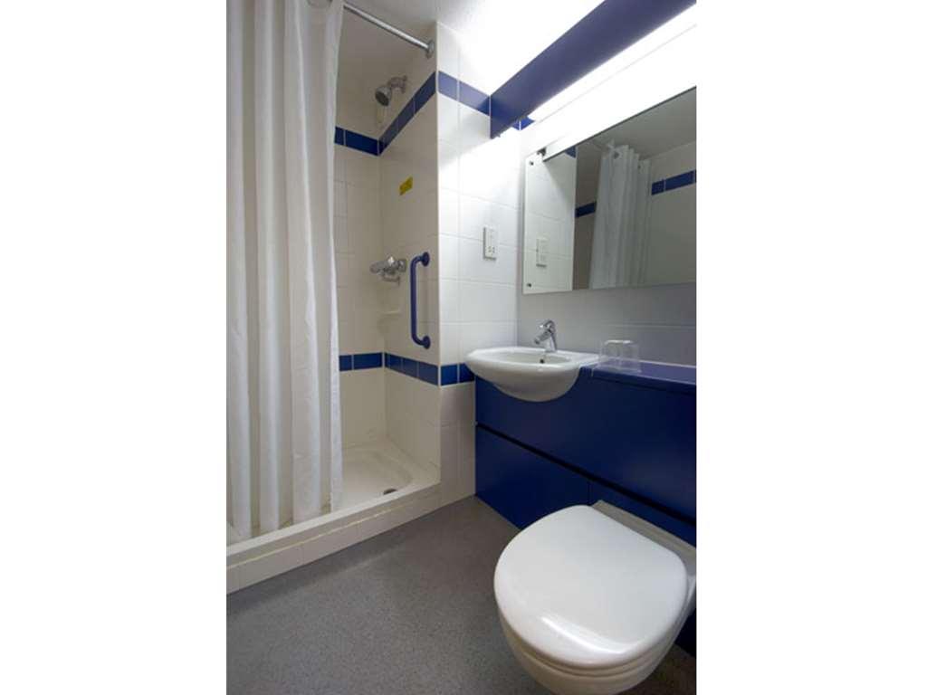 Travelodge Milton Keynes Old Stratford Стая снимка