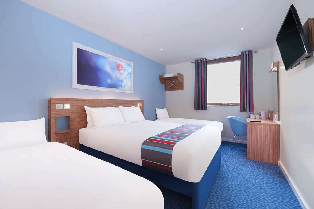 Travelodge Milton Keynes Old Stratford Стая снимка